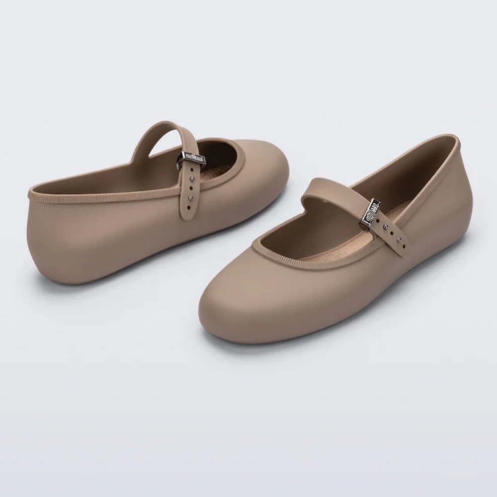 Melissa Soft Ballerina shoe sz 9